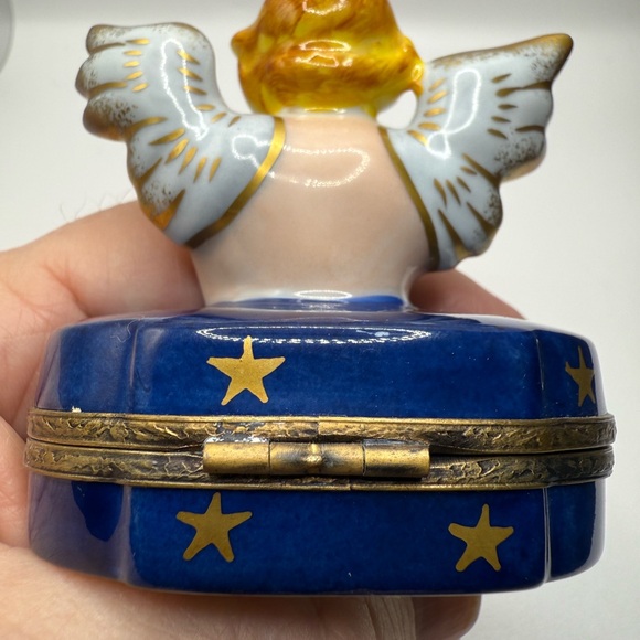 Limoges Porcelain Angel Trinket Box with Blue Trim - Picture 4 of 9